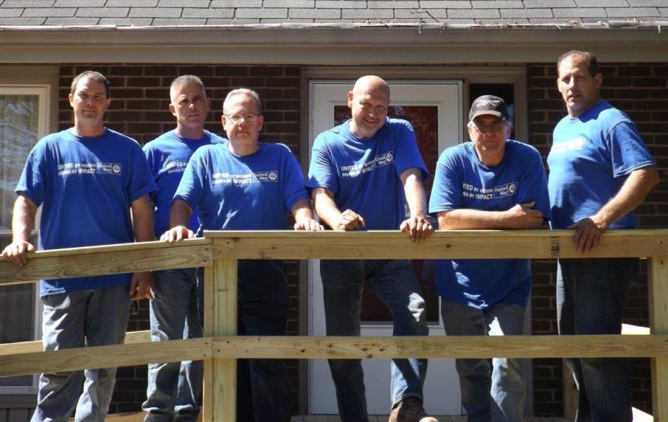 NECA-IBEW Electricians participate in Youngstown United Way event united way day of caring_group