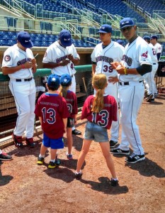 scrappers_kids get autographs