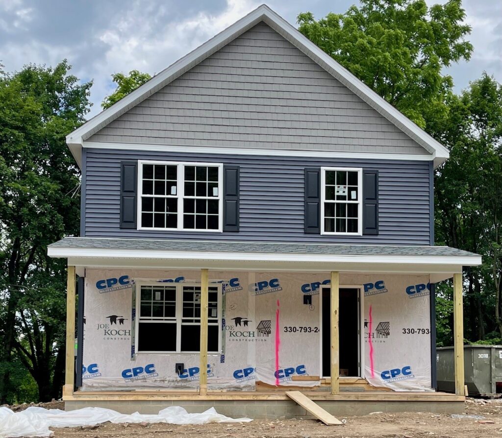 Residential housing unit on Bernard Street in Youngstown being powered by Santon Electric.