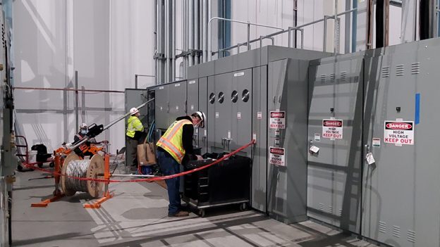electricians at Ultium